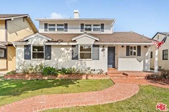 Building Photo - 7410 El Manor Ave