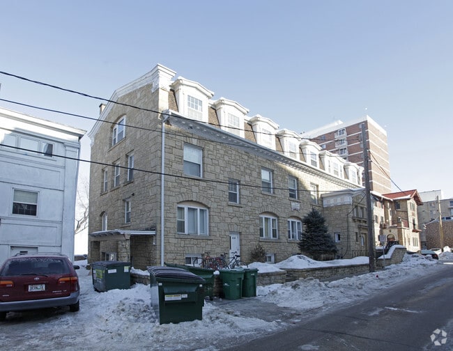 Building Photo - 614-616 Mendota Ct