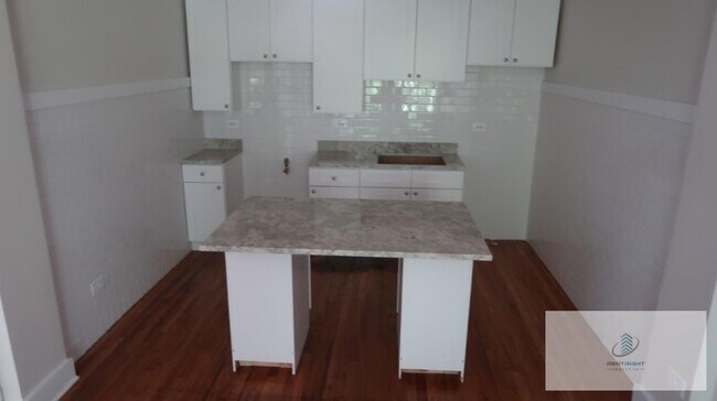 Foto del edificio - 4300 N Pulaski Rd