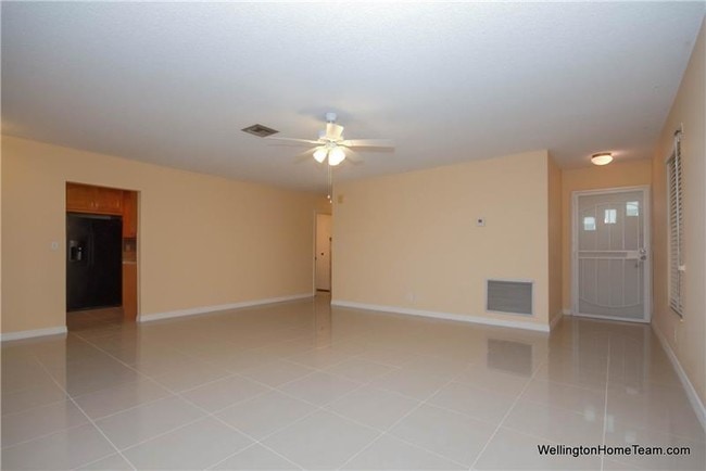 Building Photo - 2886 Fernley Dr E