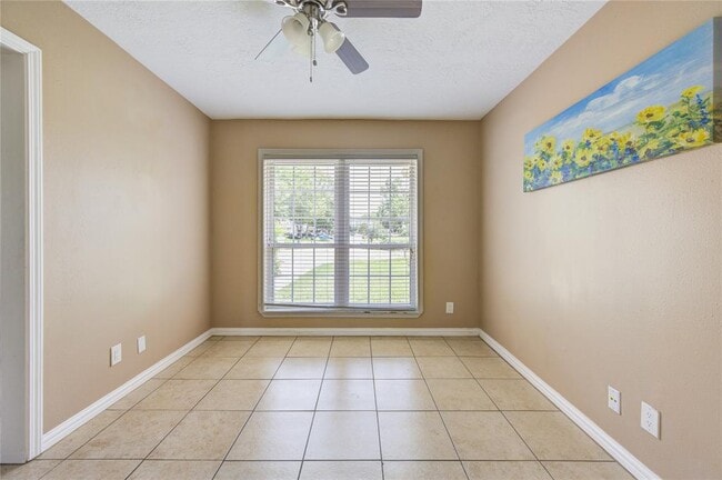 Building Photo - 403 Old Colony Dr