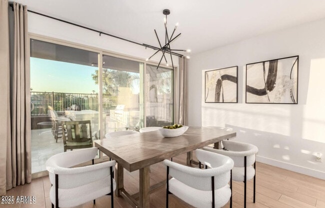 Foto del edificio - 2016 N 141st Ave