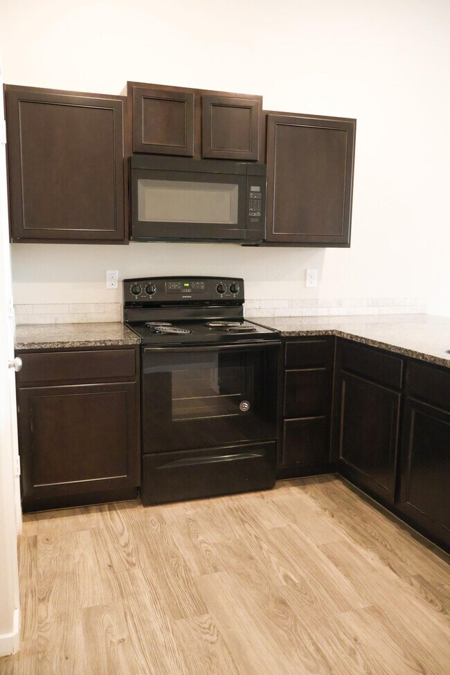 Foto del edificio - 7043 96th St