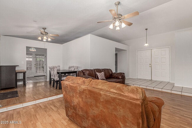 Foto del edificio - 6243 W Cholla St