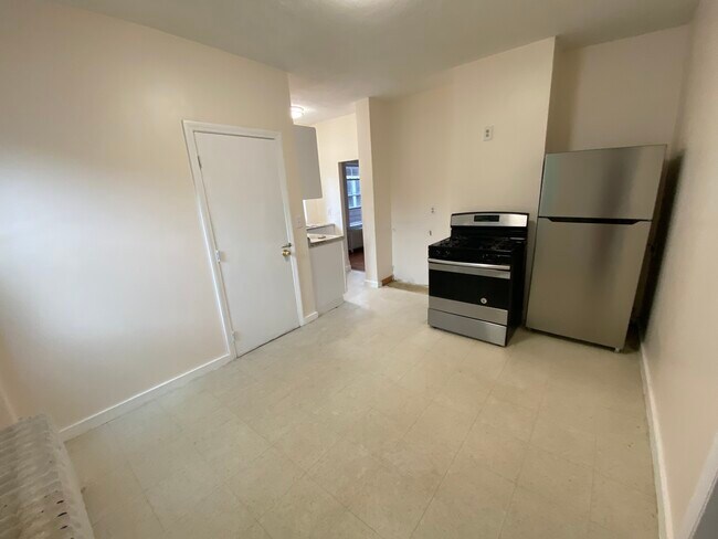 Foto del edificio - 33 Everett Ave