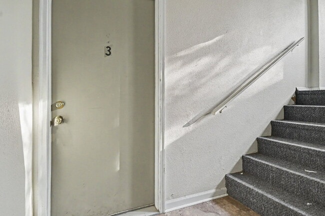 Building Photo - Cozy 2 bedroom Sanford Apartment Rental - $900/Month