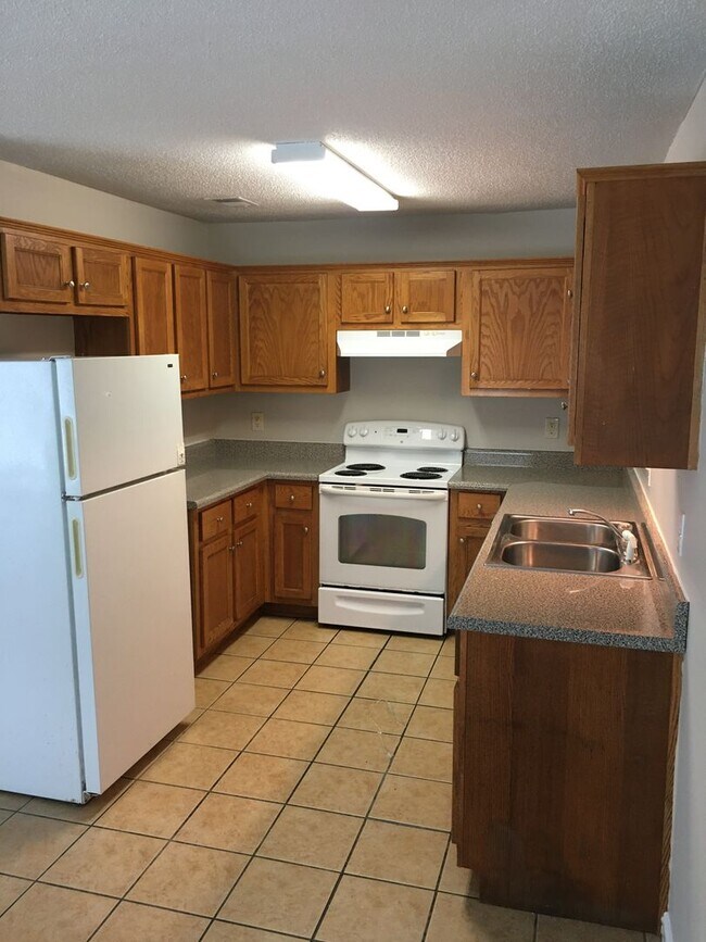 Foto del edificio - 3/2 Apartment in West Rome $1,195