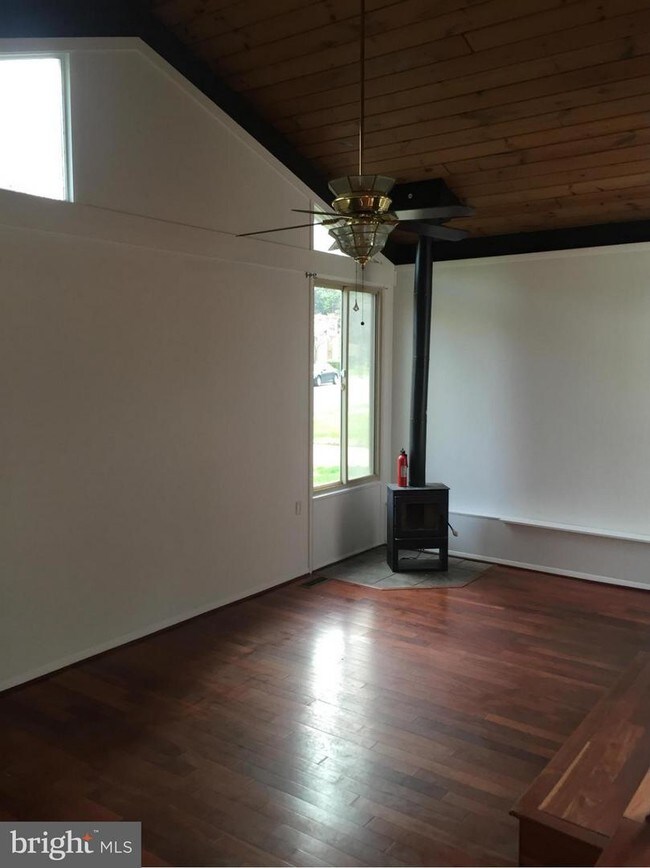 Foto del edificio - 12726 Torrington St