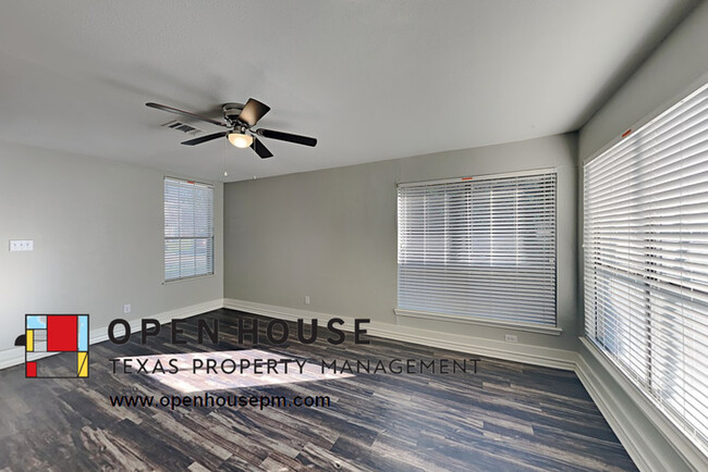 Building Photo - 1632 Kingspoint Dr, Carrollton