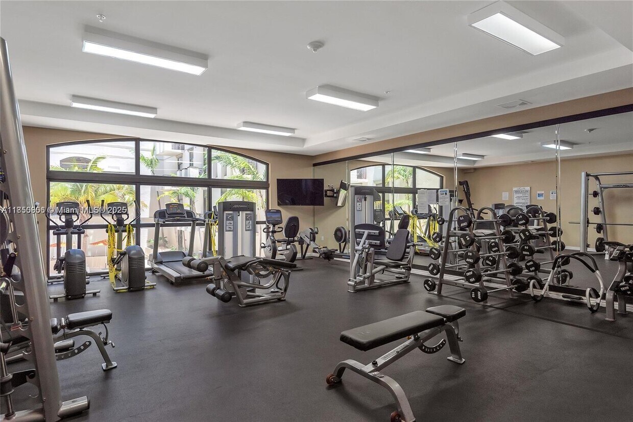 Foto del edificio - 1805 Ponce de Leon Blvd