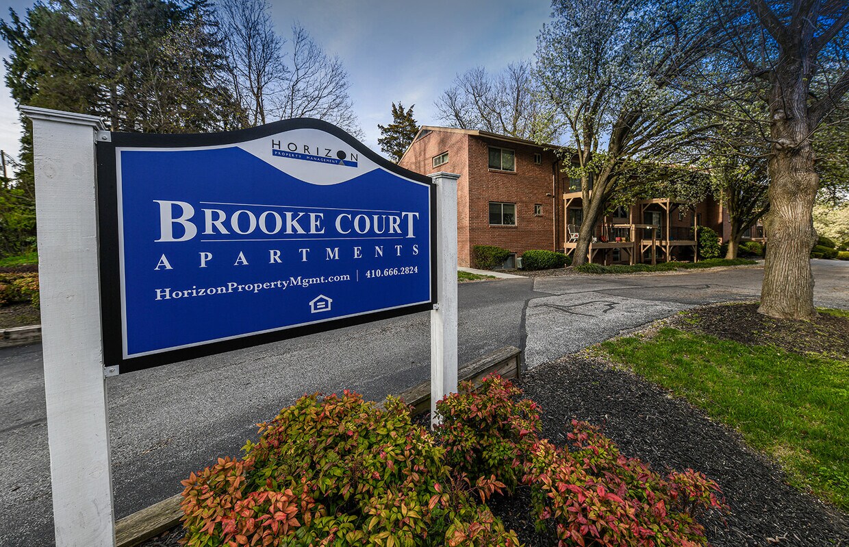 Foto principal - Brooke Court Apartments