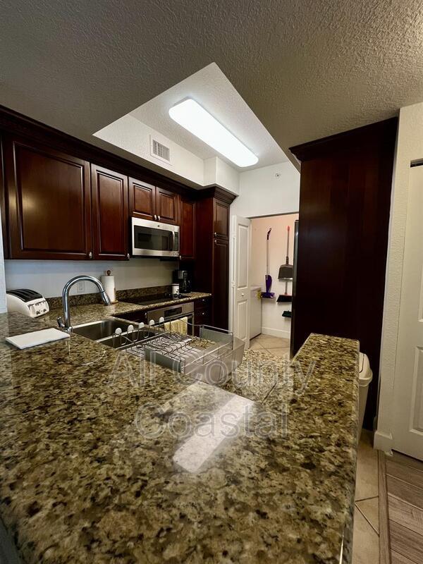 Foto del edificio - 1660 Renaissance Commons Blvd