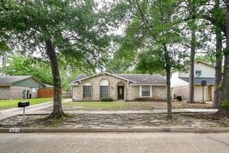 Building Photo - 422 Skywood Dr