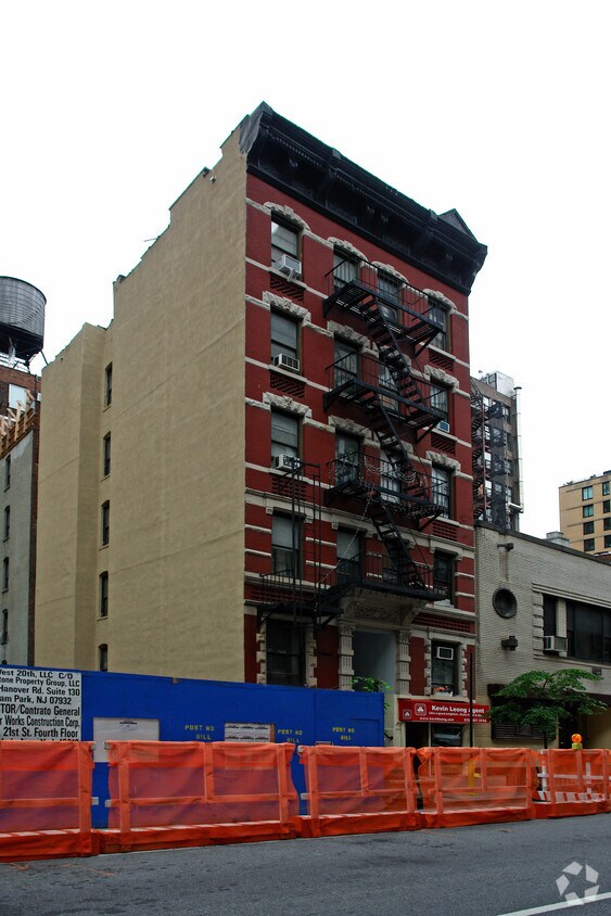 Building Photo - 134 W 20th St