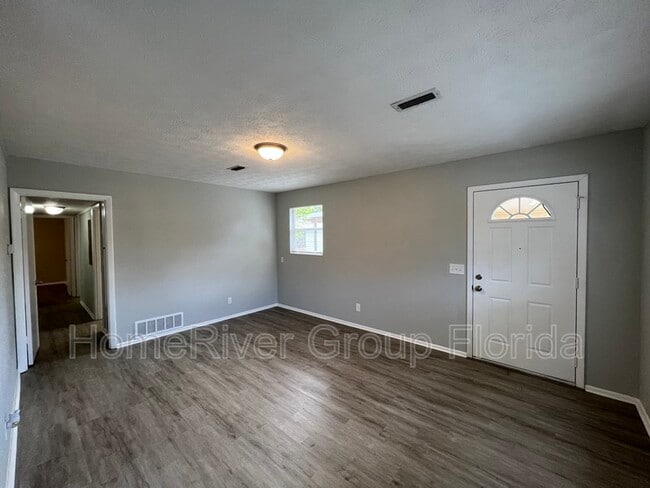 Building Photo - 6824 Rojo Ct