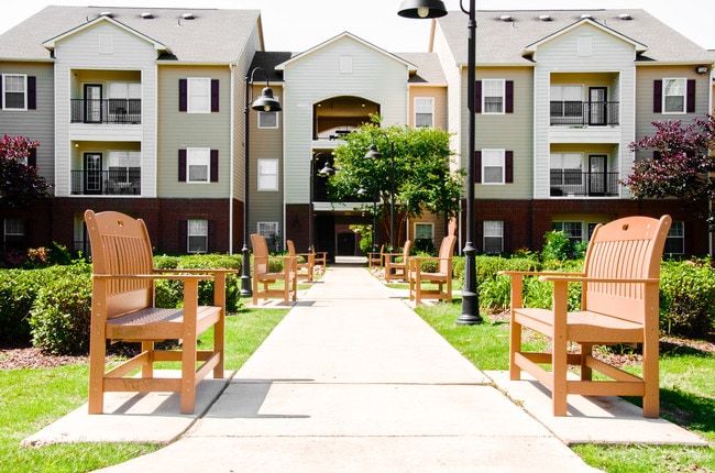 courtyard - Lakeside Student Living