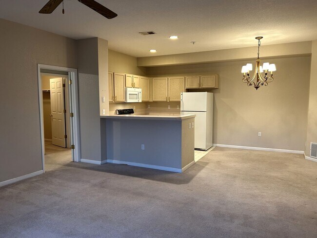 Foto del edificio - Comfortable 2 Bed 2 Bath Ground-Level Condo in Fort Collins