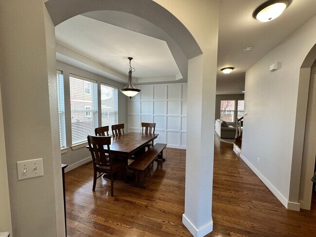 Foto del edificio - 7731 McKinley Loop NE