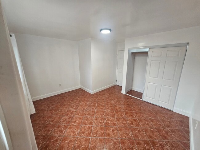 Building Photo - 1107 S Central Ave