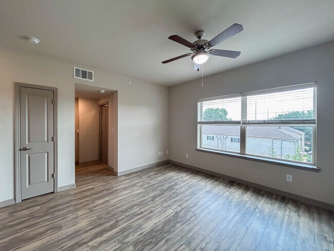 Foto del edificio - Live Oak Apartments
