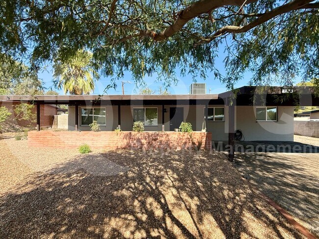 Foto del edificio - 518 S Mann Ave