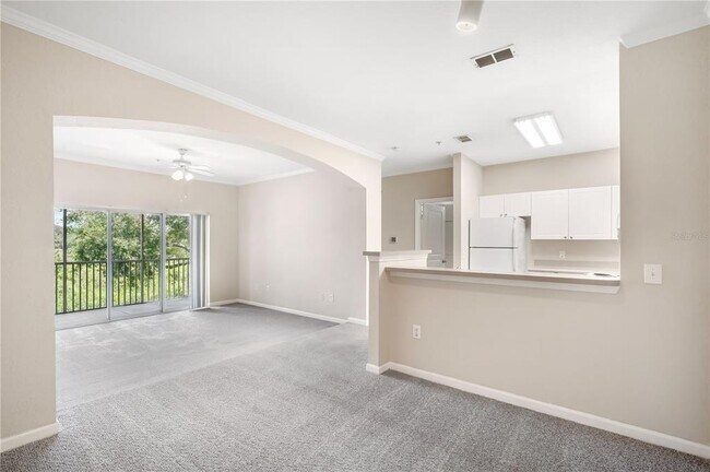 Building Photo - 9301 Crescent Loop Cir
