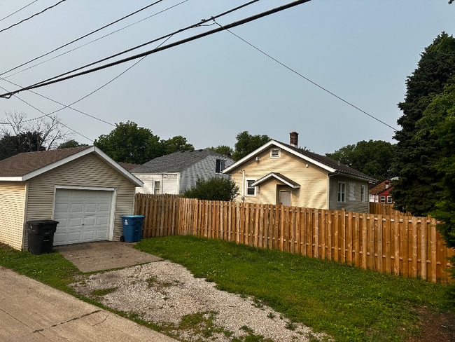 Building Photo - 1409 8th St