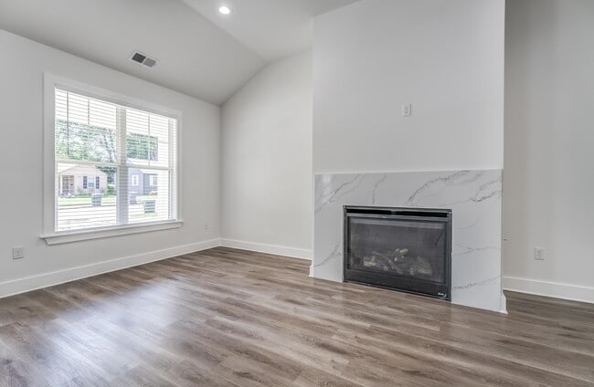 Building Photo - 3794 Marion Ave