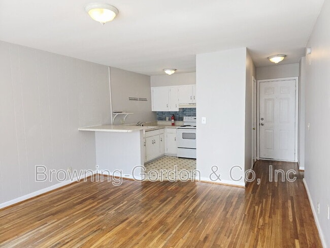 Building Photo - 2020 Beech Ave