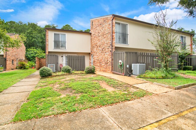 Foto del edificio - Freshly Renovated Townhome near Perdido Ba...