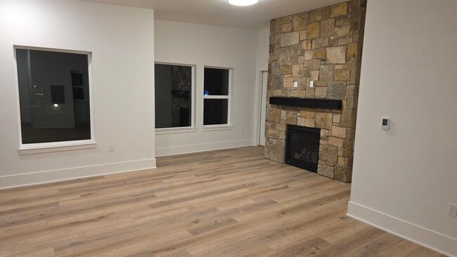 Living Room - 1044 Blue River Pky