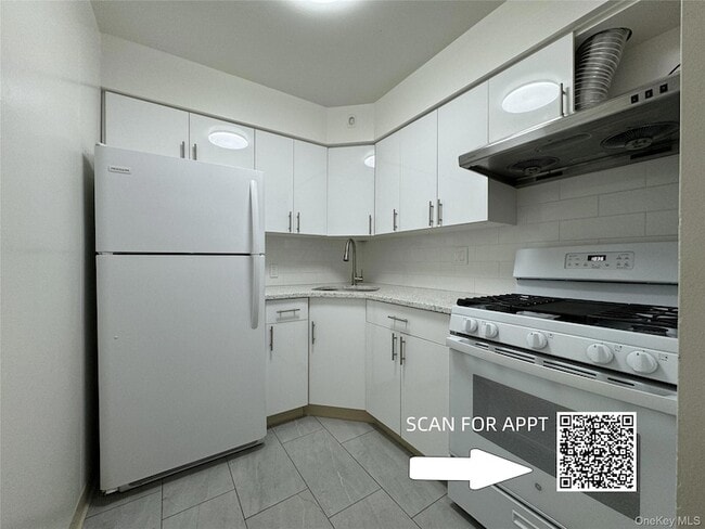 Foto del edificio - 61-39 168th St