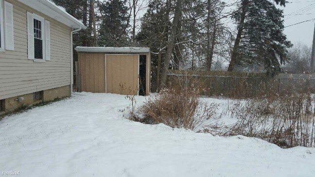 Building Photo - 2616 N Williamston Rd