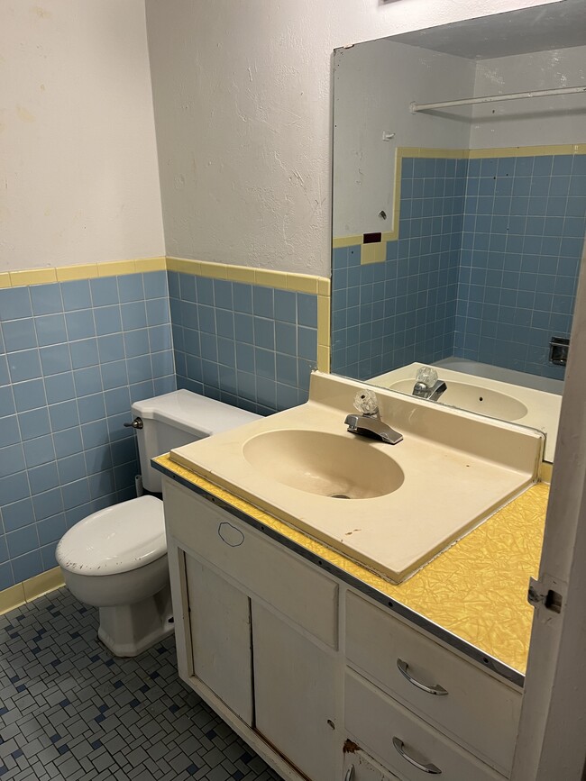 Foto del edificio - 107 E 9th St