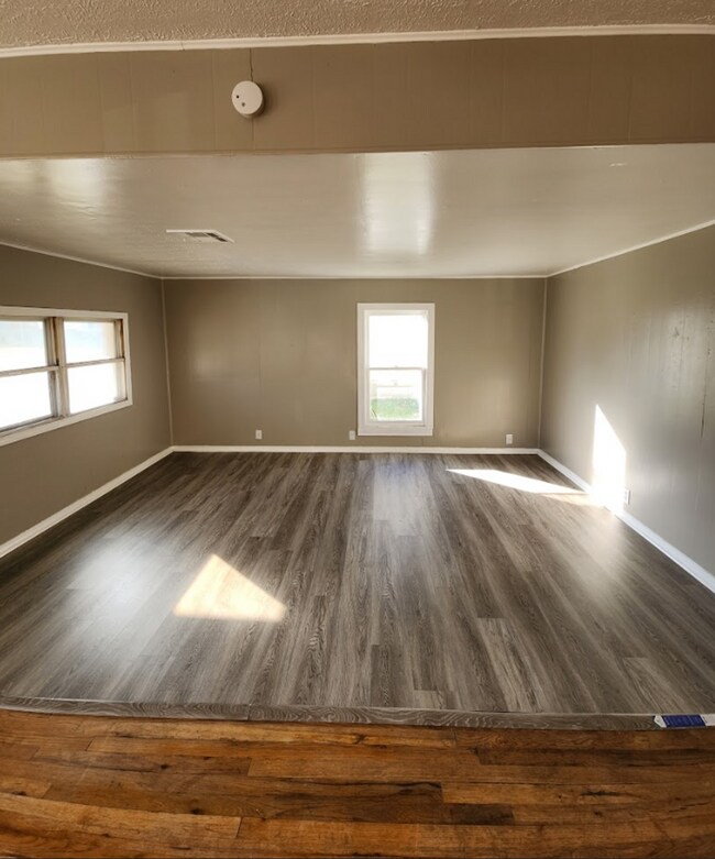 Building Photo - 3 Bedroom House in Del City