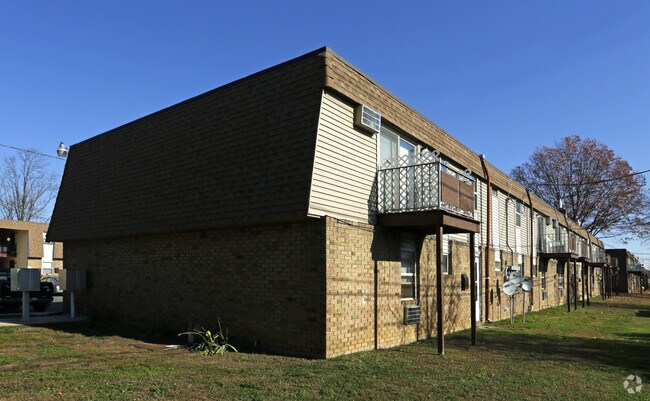 Deer Creek Village Apartments South River, NJ