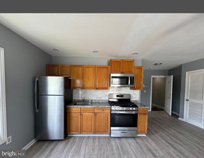 Building Photo - 2211 W Tioga St