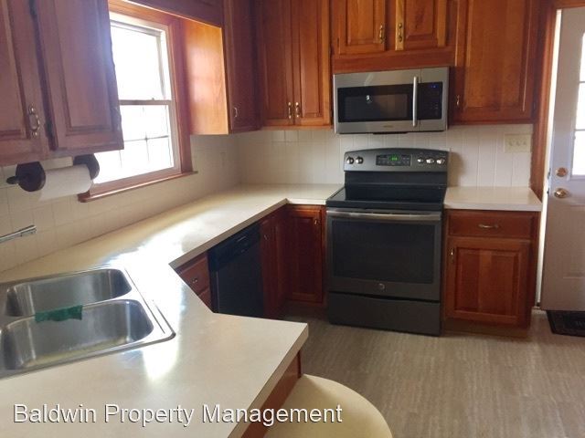 Building Photo - 3 br, 2 bath House - 141 LAKE DRIVE