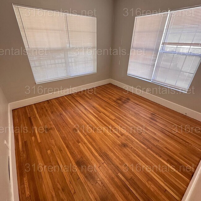 Foto del edificio - $1195 - 3 bedroom / 1 bathroom - Single Family Home