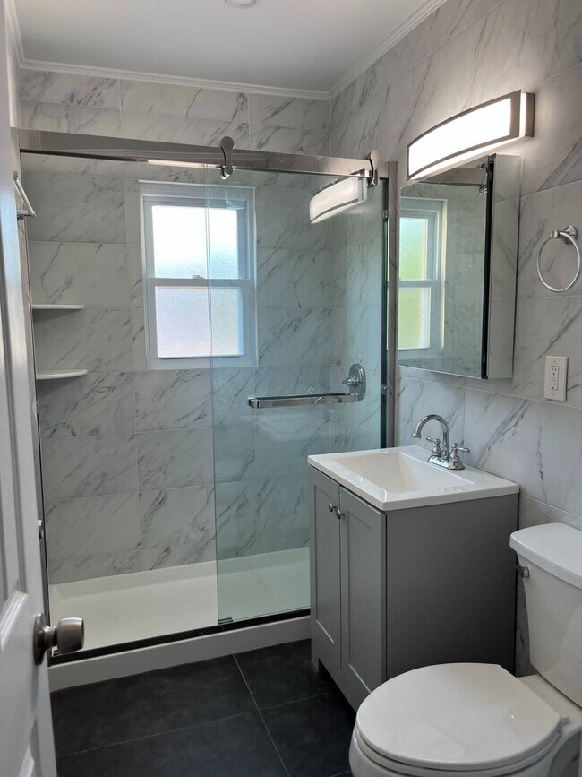 Foto del edificio - 93-04-93241 241st St