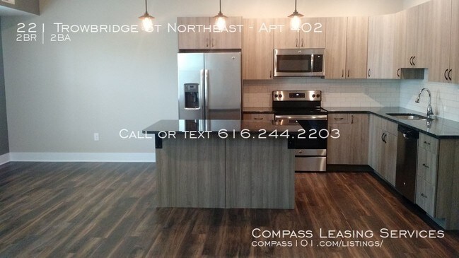 Building Photo - 221 Trowbridge St NE