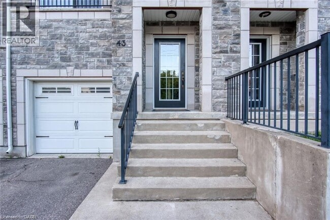 Building Photo - 43 Woolwich St