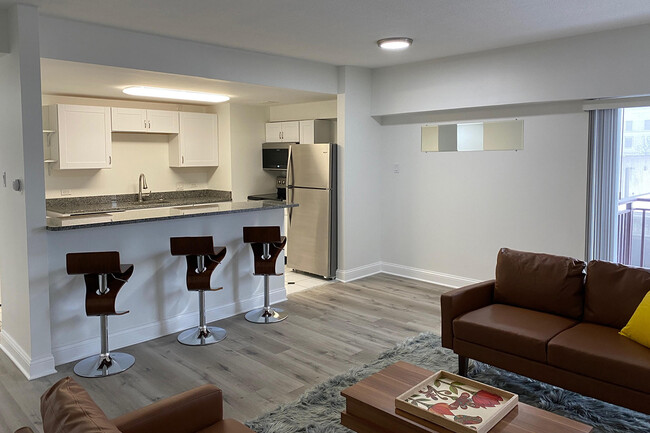 Wilshire 2X2 - Lincoln Tower Apartments