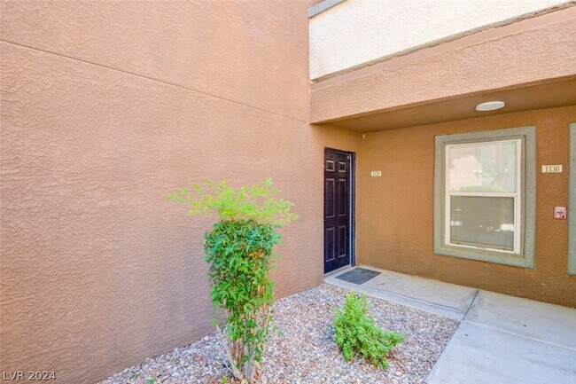Foto del edificio - 555 E Silverado Ranch Blvd