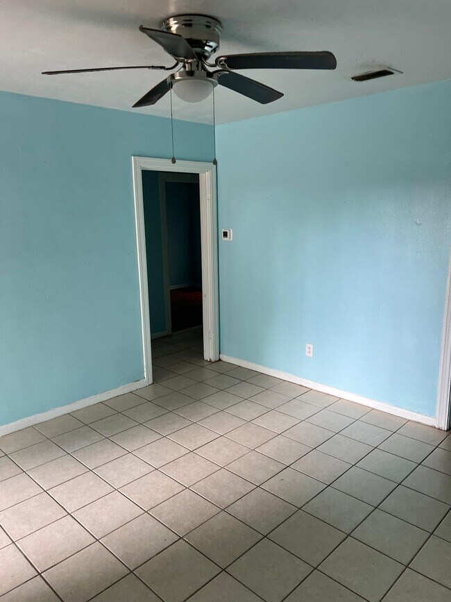 Foto del edificio - 519 SE 7th St
