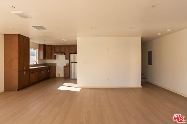 Foto del edificio - 1120 W 110th St