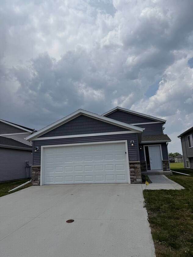 Foto principal - 3709 32nd St S