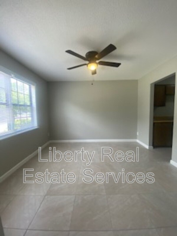 Foto del edificio - 728 Elaine St