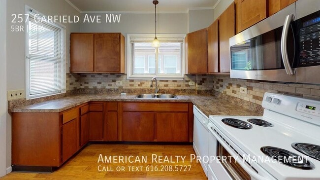 Building Photo - 257 Garfield Ave NW