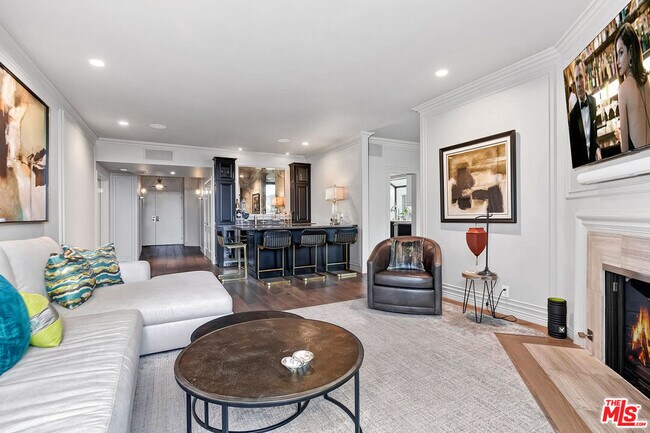 Foto del edificio - 10739 Ashton Ave